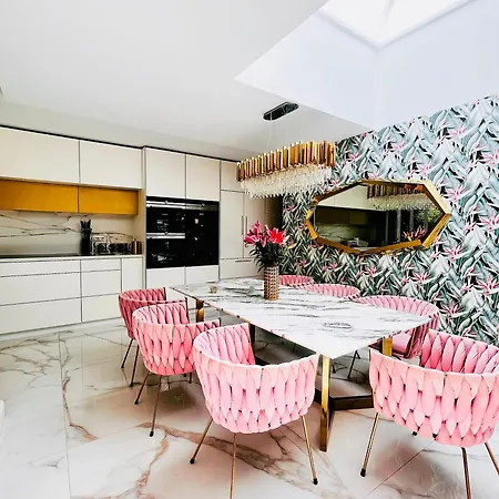 Tropical Vila